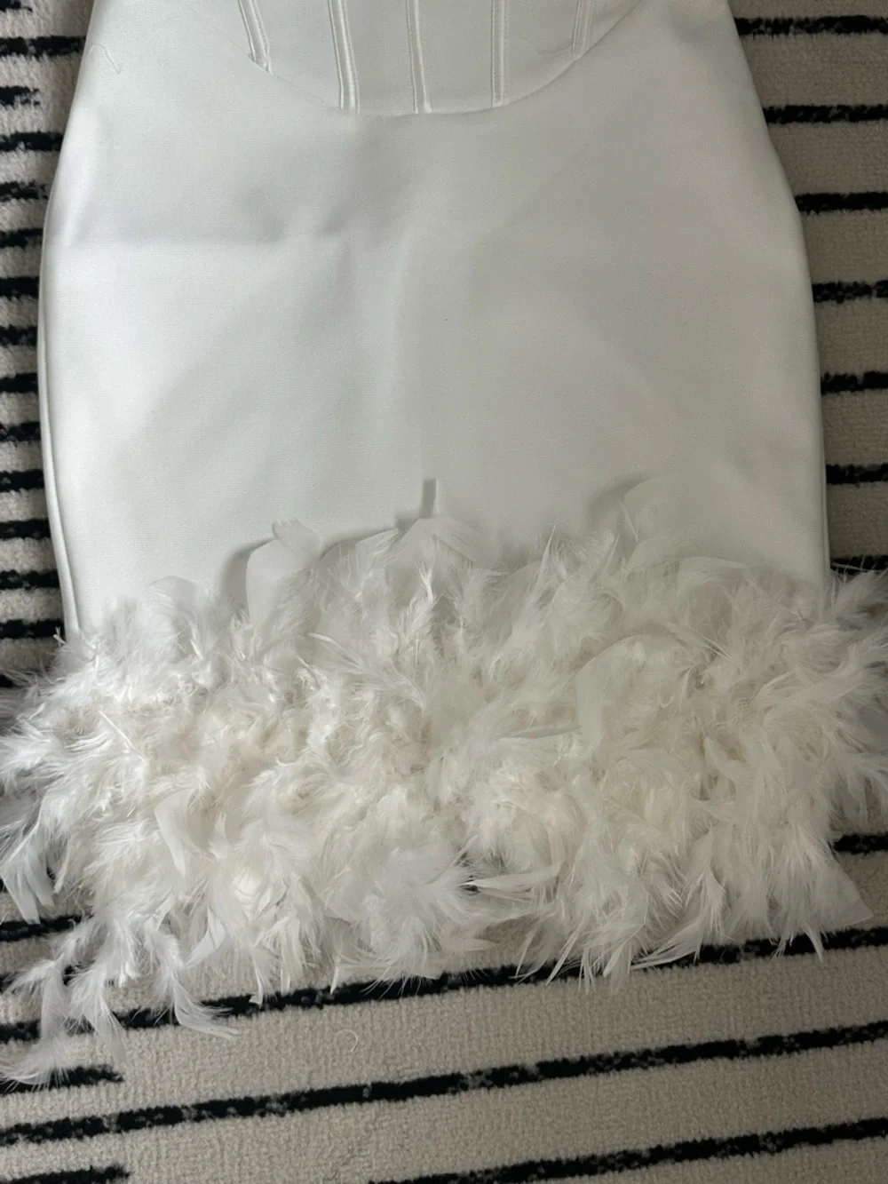 White Feather-Hem Bustier Mini Dress - Picture 4 of 4